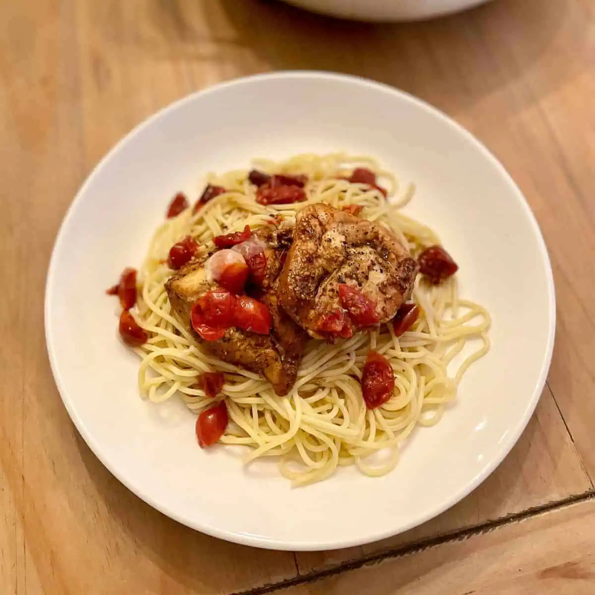 One Pot Balsamic Chicken with juicy chicken breast, fresh vegetables, and a rich balsamic glaze served in a single skillet.