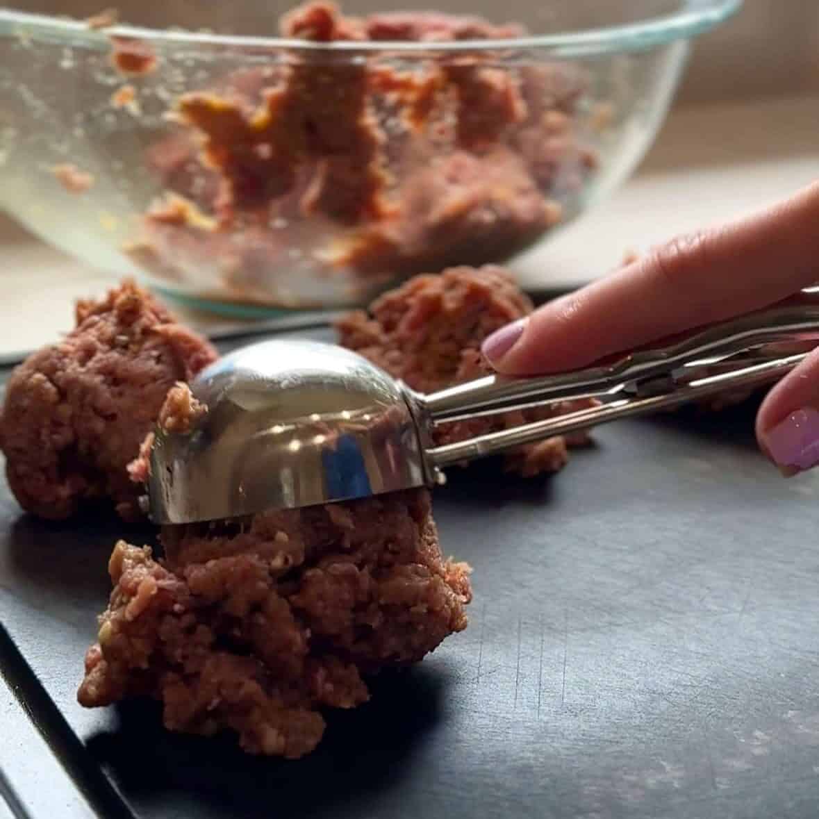 Cookie scoop forming raw smash burger patties